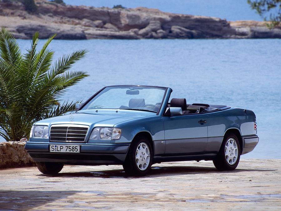  Mercedes-Benz E220 Cabriolet 1993 года  (фото 19 из 27)